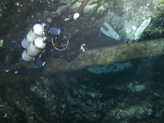 Uma das entradas da caverna alagada de Ginnie Springs, na Flórida, nos Estados Unidos